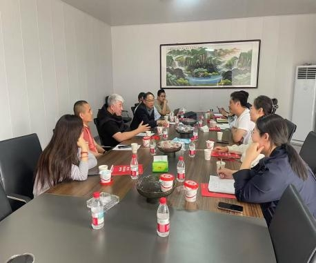 公司高層領導考察團赴易縣對冰柿產(chǎn)業(yè)展開深入調研