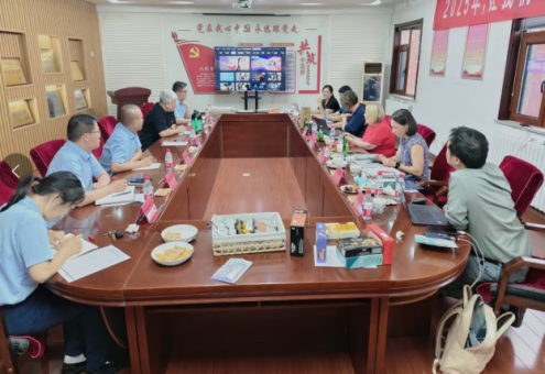 貿(mào)易客戶(hù)（湖邊）來(lái)訪(fǎng)隆鑫天潤(rùn)公司